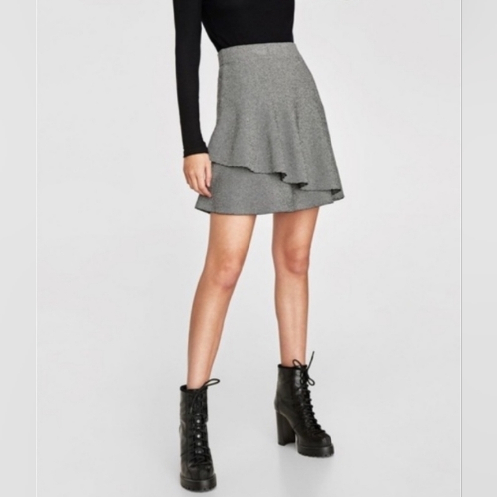 Zara Basic Tiered Skirt Size Small